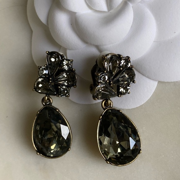 Vintage rhinestone clip on earrings Estate Jewelry - Picture 4 of 15
